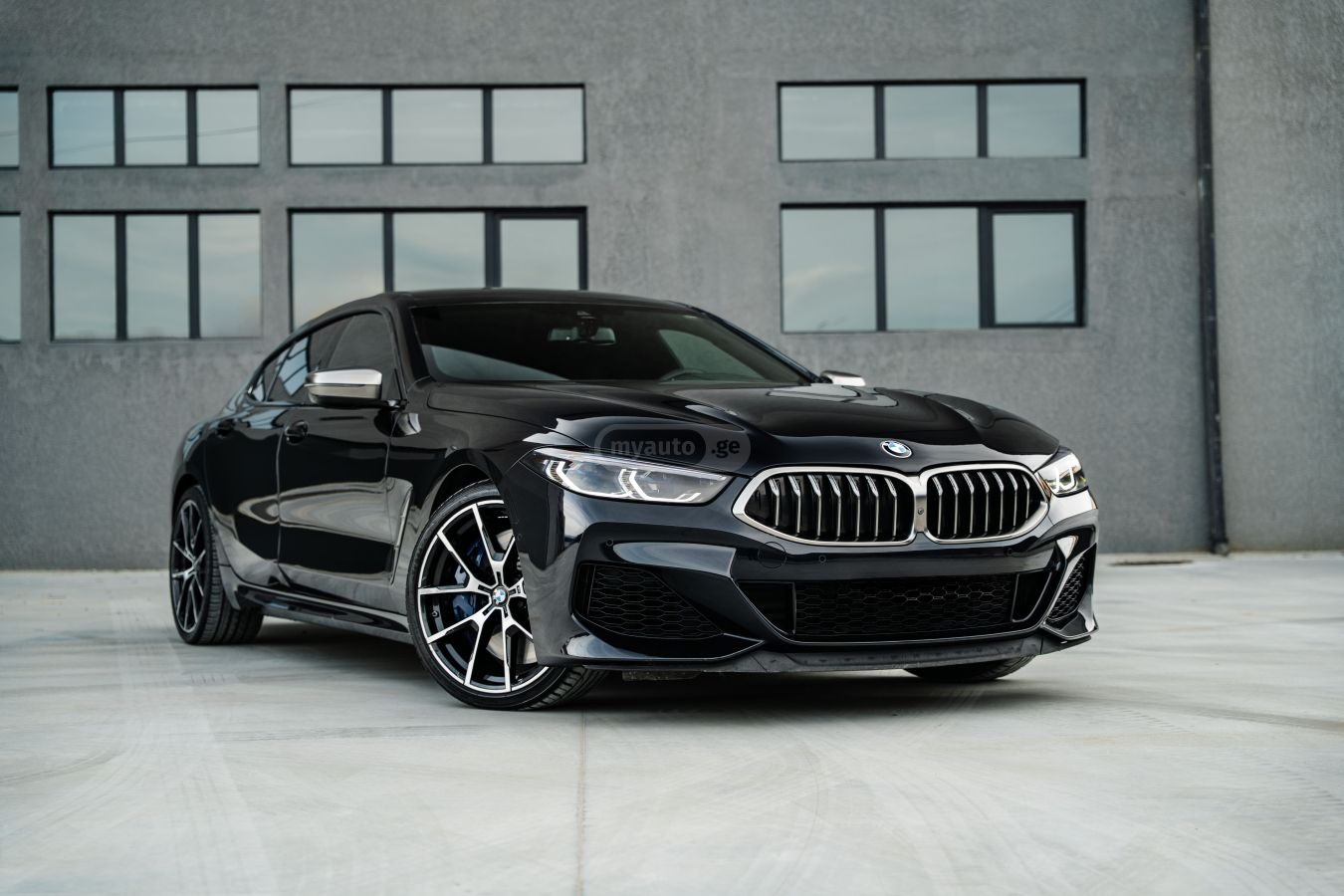 BMW M850 - фото 1