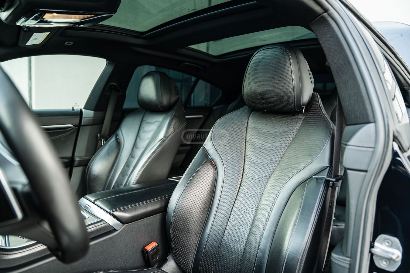 BMW M850 - фото 12