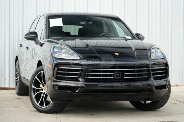 Porsche Cayenne - фото 1