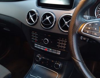 Mercedes-BenzB 1802017