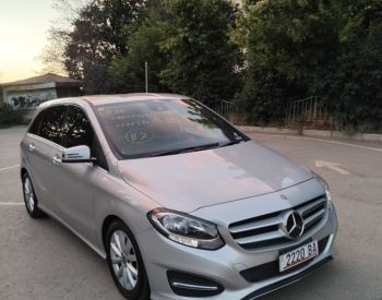 Mercedes-BenzB 1802017