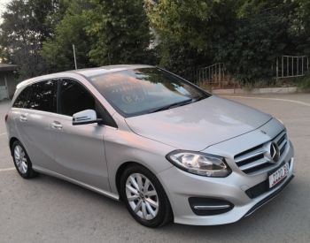 Mercedes-BenzB 1802017