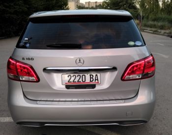 Mercedes-BenzB 1802017