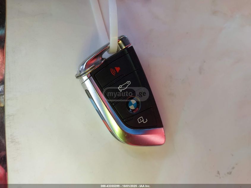 BMW M4 2023 — миниатюра 10