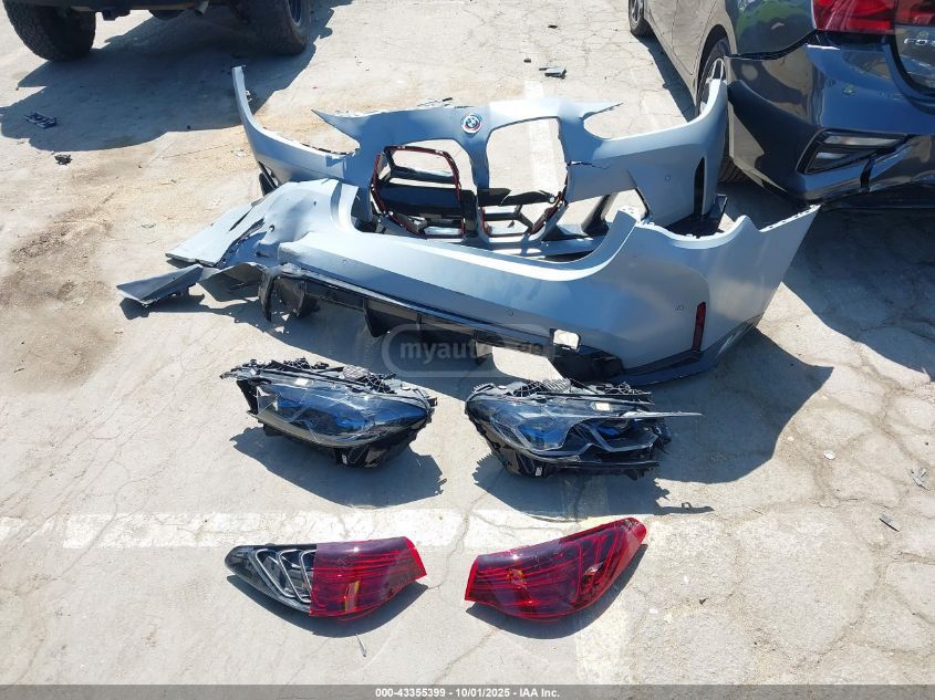 BMW M4 2023 — миниатюра 11