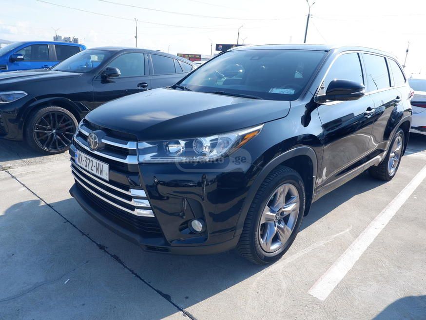 Toyota Highlander - фото 1