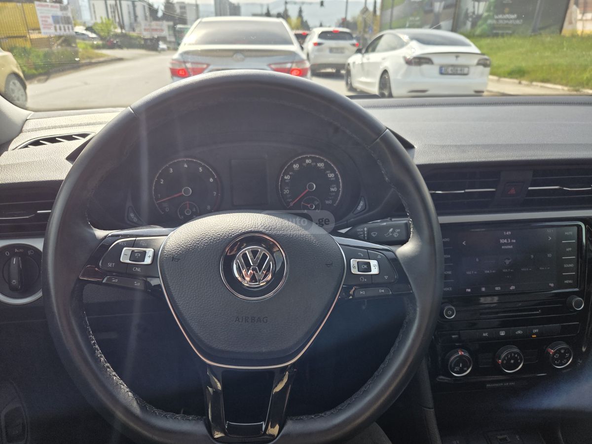 Volkswagen Passat - фото 11