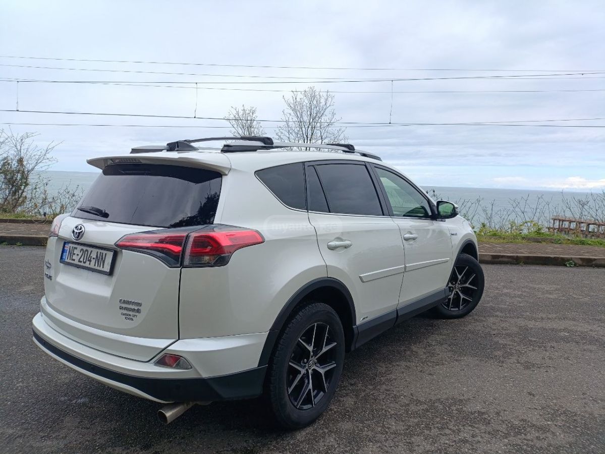 Toyota RAV 4 - фото 5