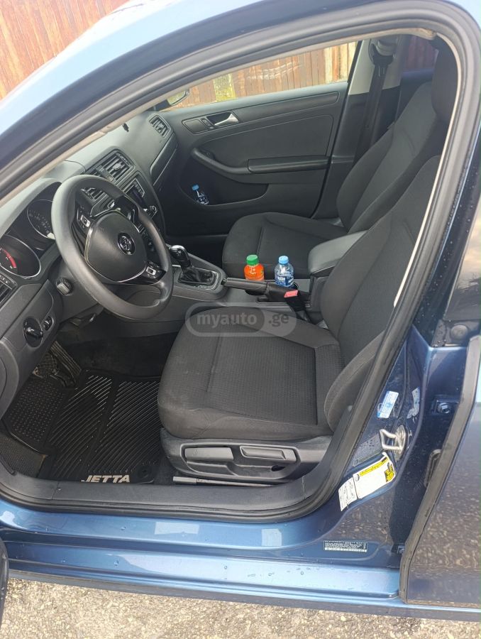 Volkswagen Jetta - фото 5