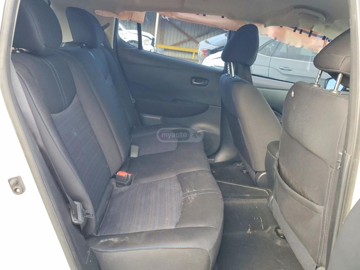 Nissan Leaf - фото 10