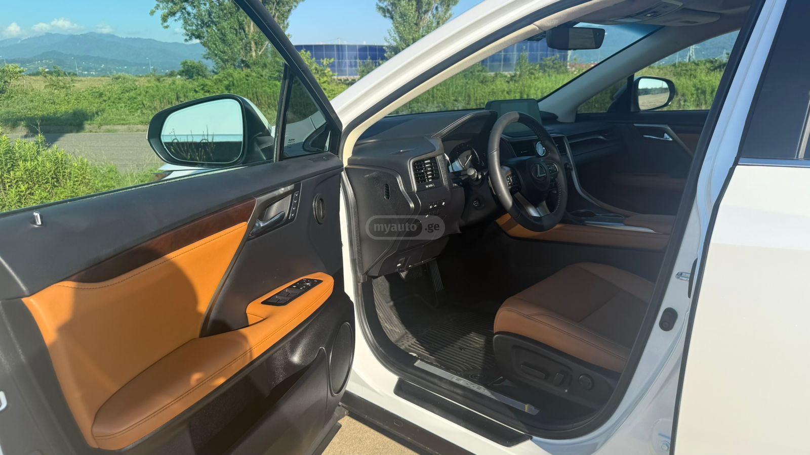 Lexus RX 450 2022 — миниатюра 9