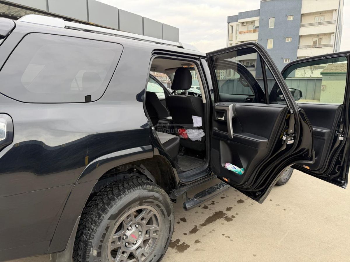 Toyota 4 Runner - фото 4