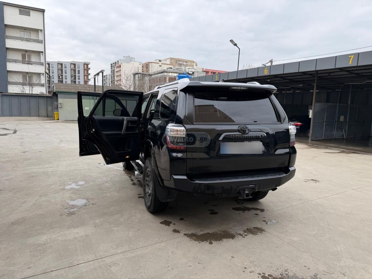 Toyota 4 Runner - фото 5