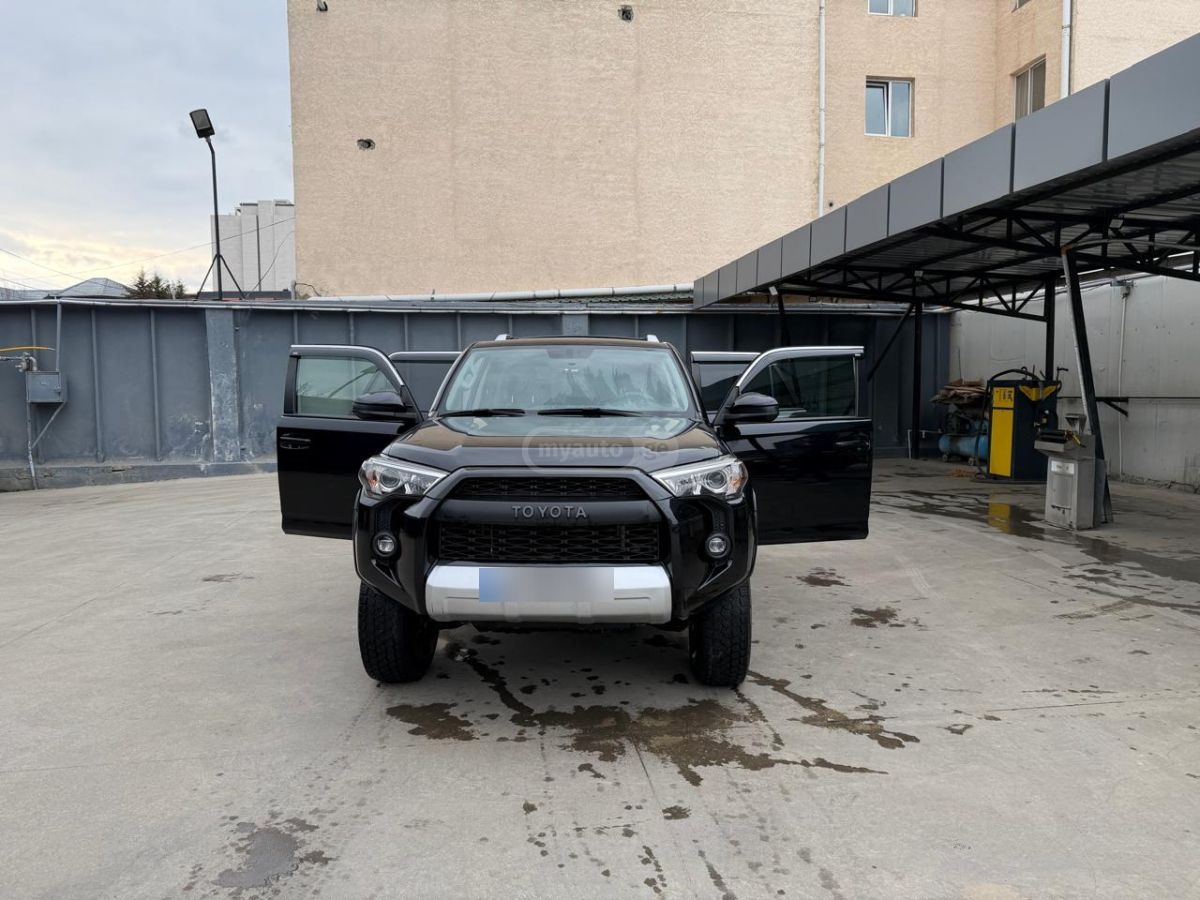Toyota 4 Runner - фото 8