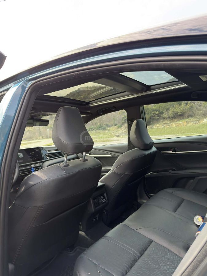 Toyota XSE AWD — миниатюра 10