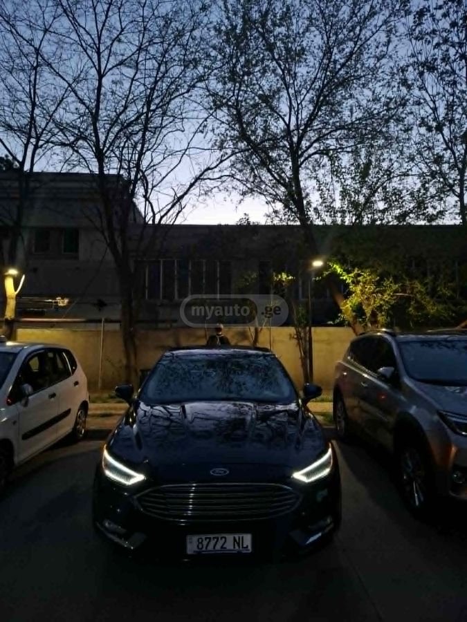 Ford Fusion - фото 1
