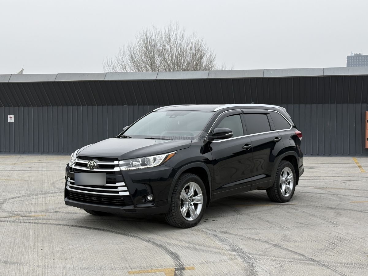 Toyota Highlander - фото 1