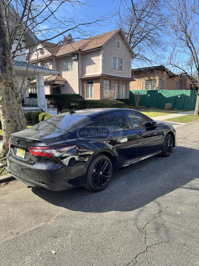 Toyota Camry - фото 2