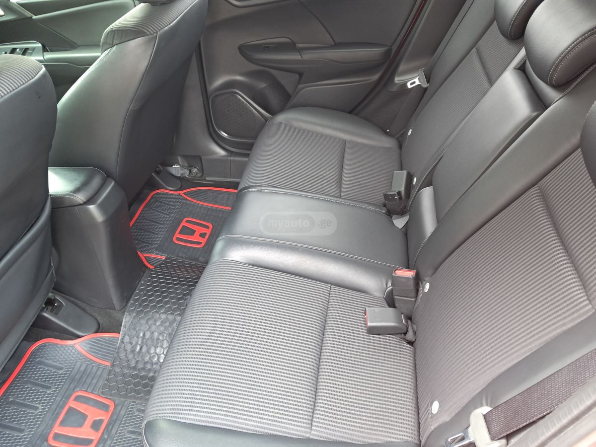 Honda Fit - фото 12