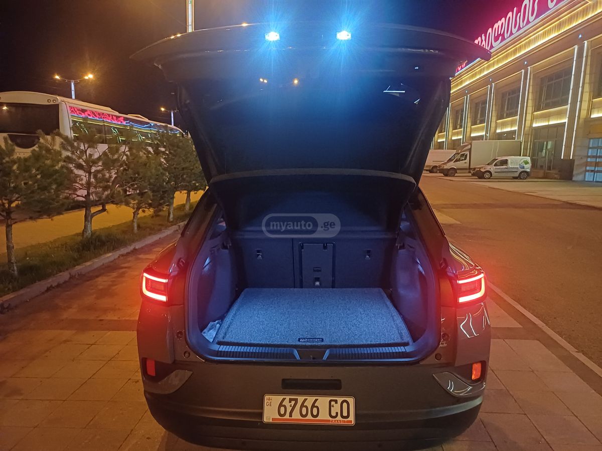 Volkswagen ID 4 - фото 7