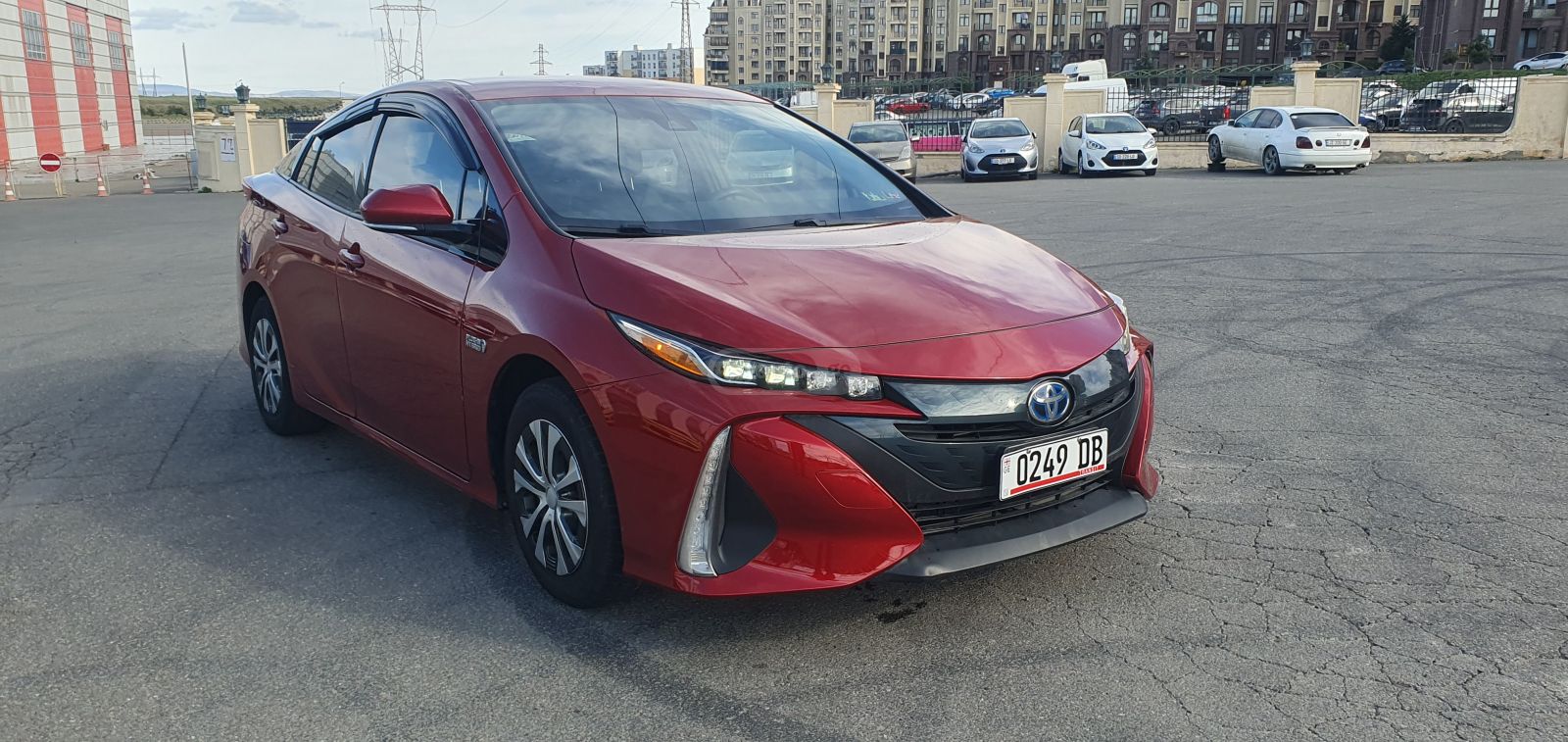 Toyota Prius Prime - фото 1