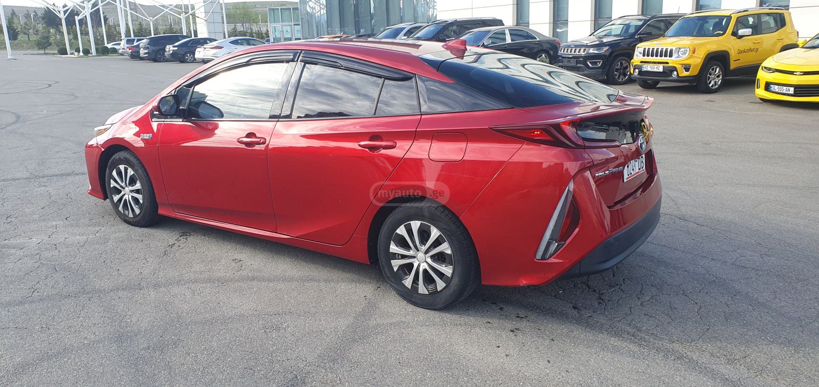 Toyota Prius Prime - фото 10