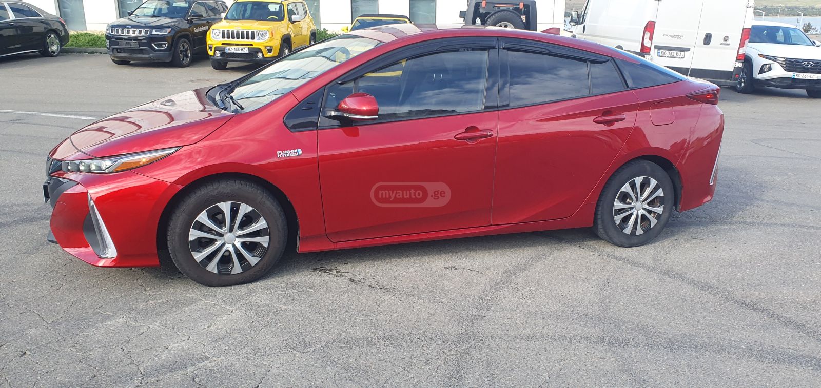 Toyota Prius Prime - фото 11