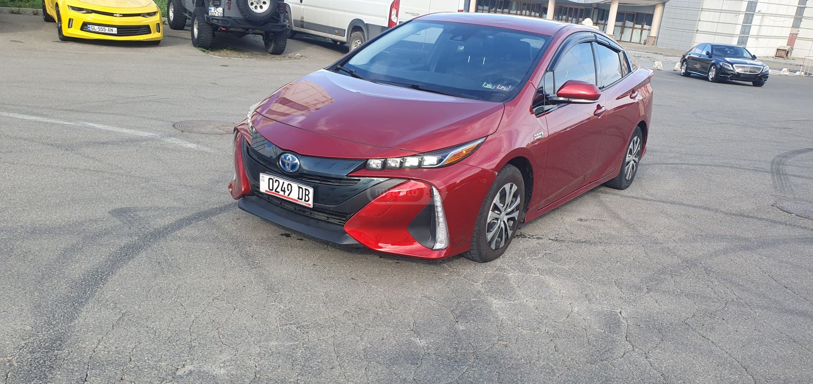 Toyota Prius Prime - фото 12