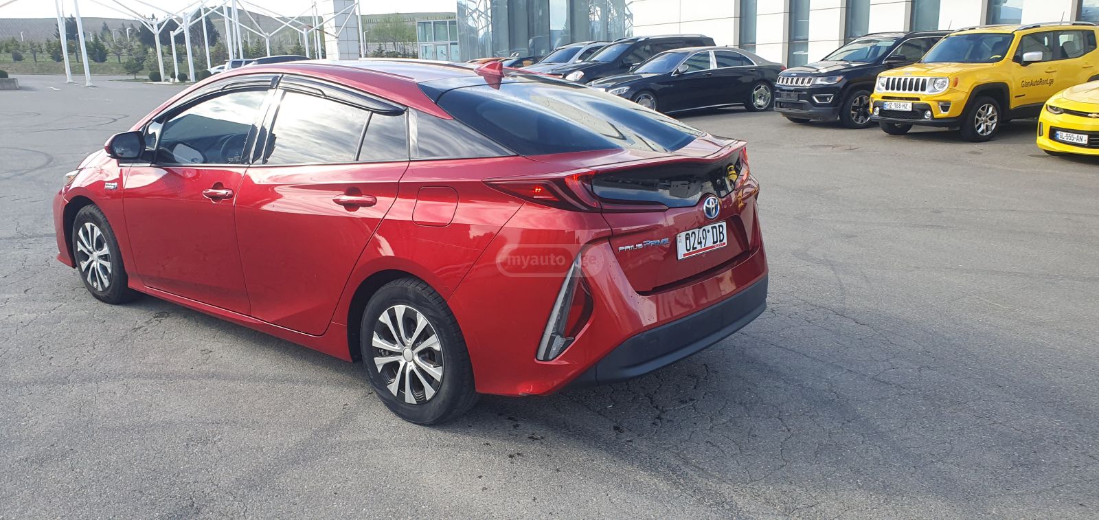 Toyota Prius Prime - фото 9