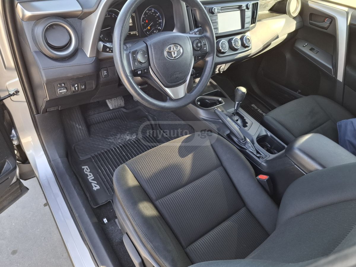 Toyota RAV 4 - фото 12