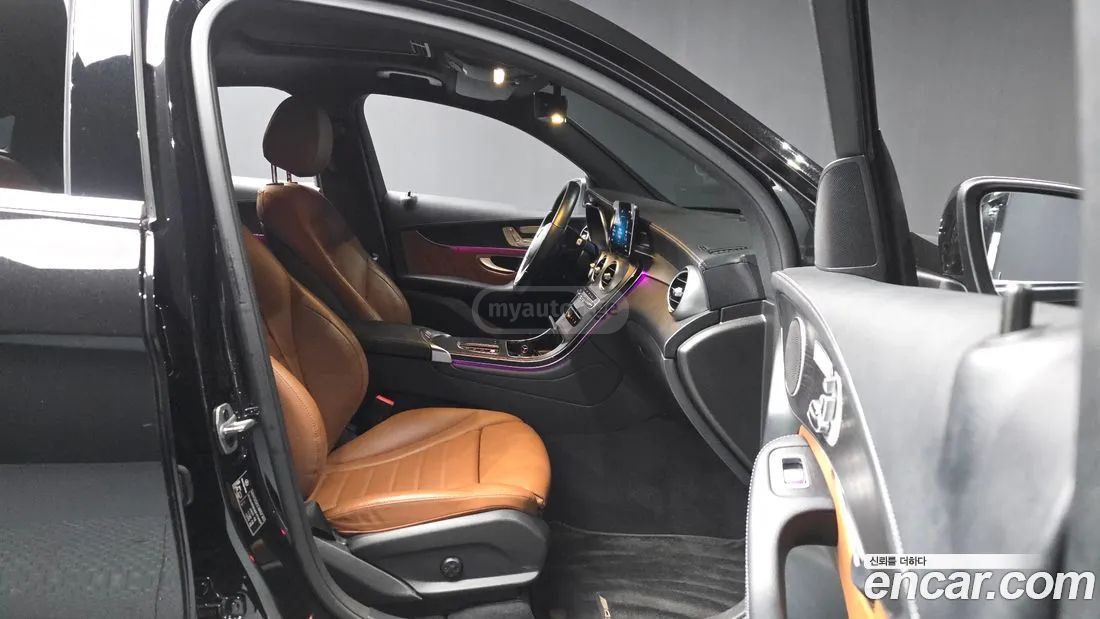 Mercedes-Benz GLC 63 AMG 2021 — миниатюра 11