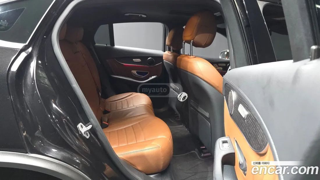 Mercedes-Benz GLC 63 AMG 2021 — миниатюра 12