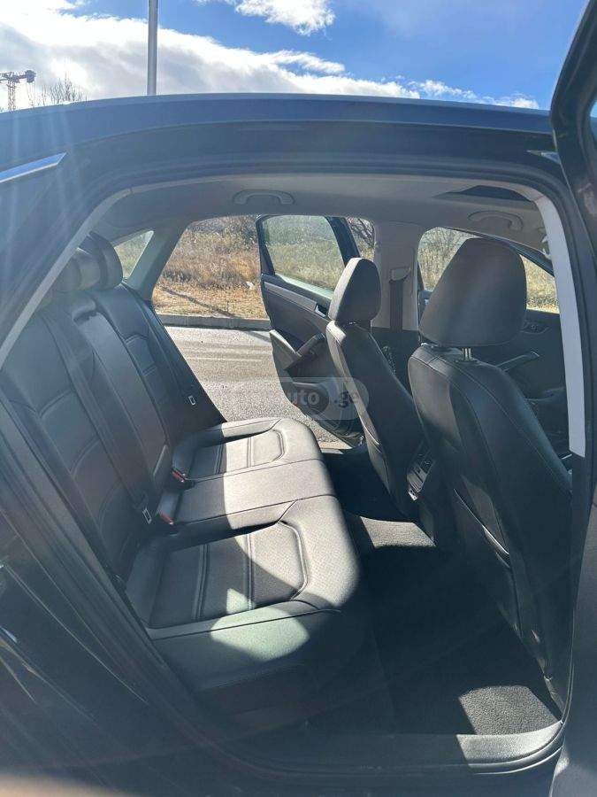Volkswagen Passat - фото 6
