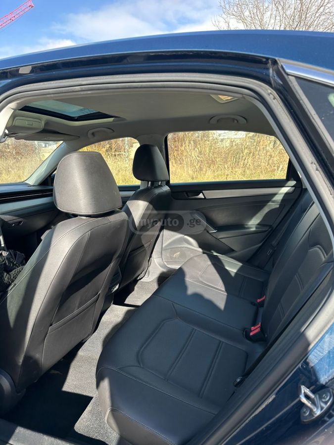 Volkswagen Passat - фото 7