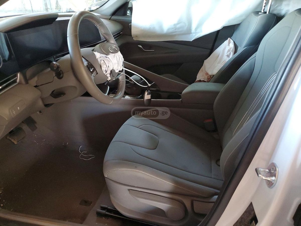 Hyundai Elantra - фото 7