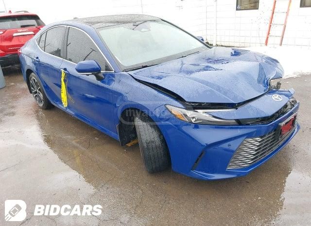 Toyota Camry - фото 2