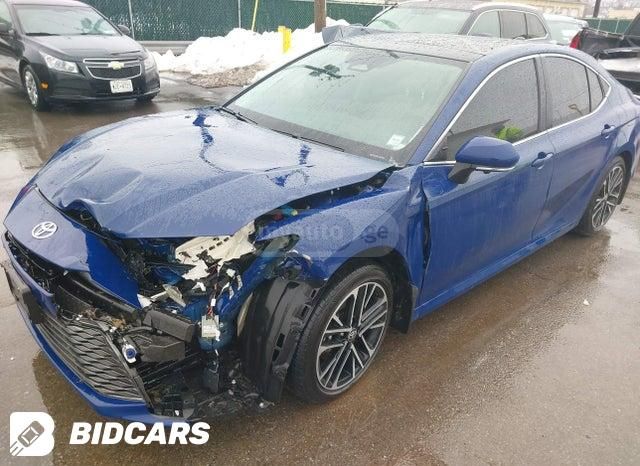 Toyota Camry - фото 3