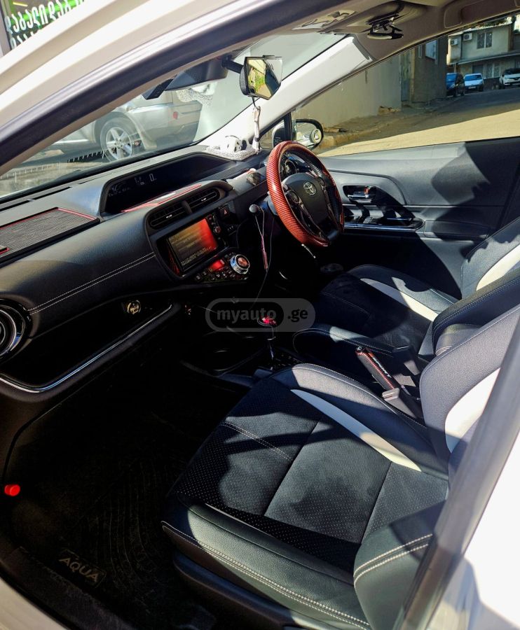 Toyota Aqua - фото 10