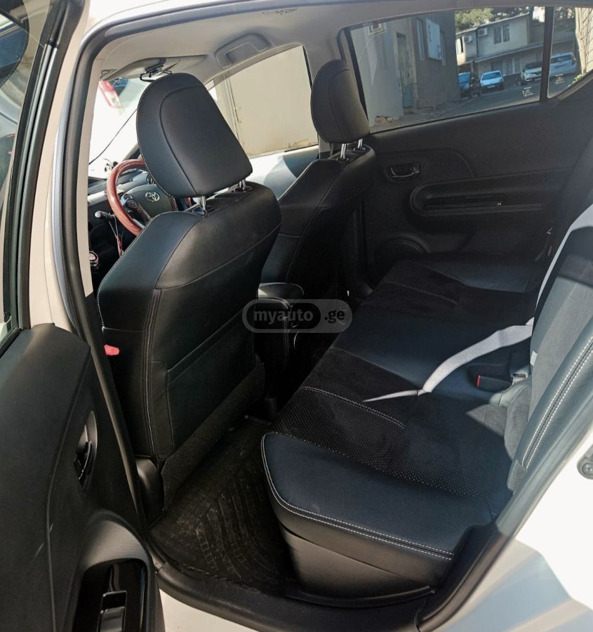 Toyota Aqua - фото 11