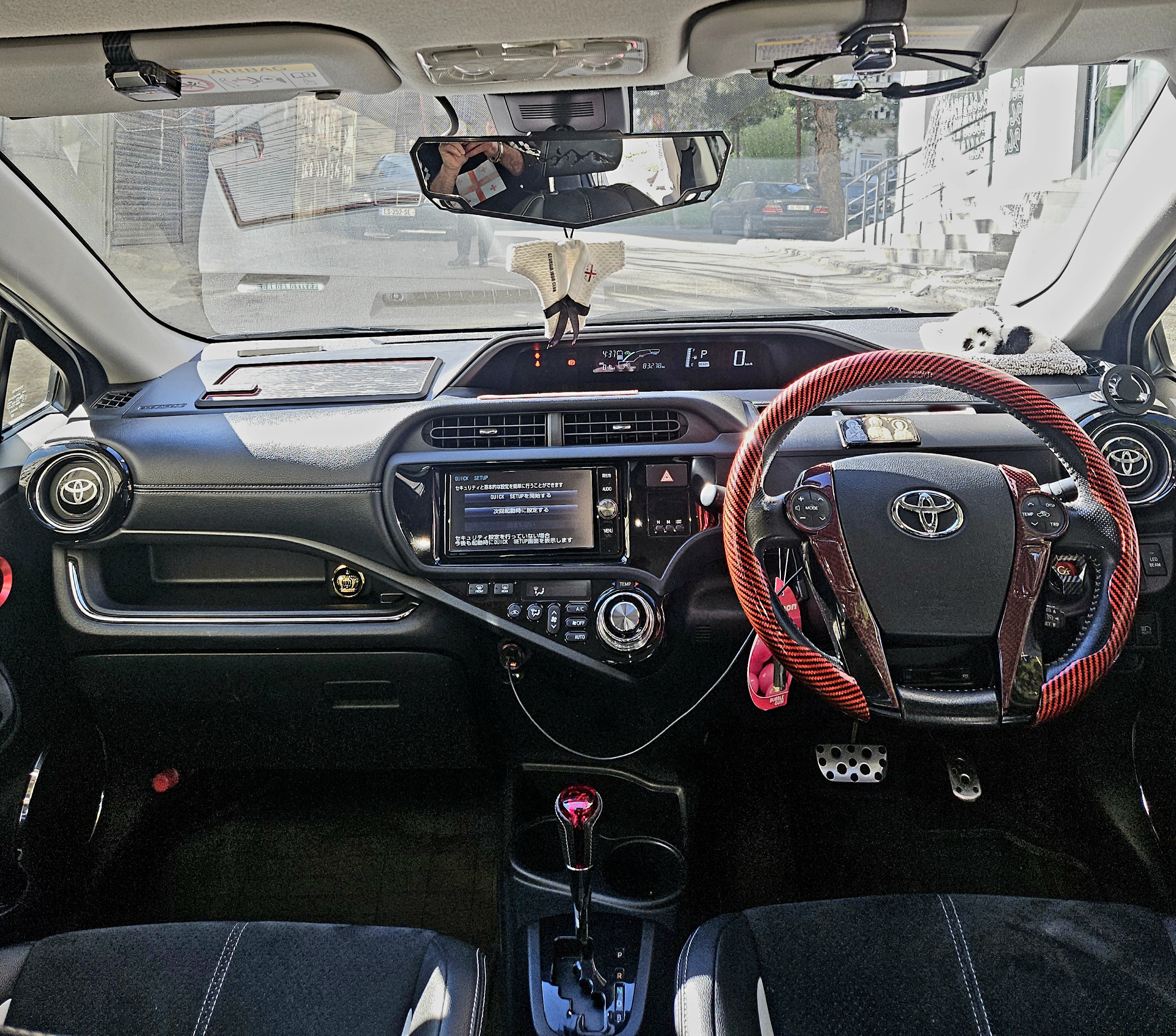 Toyota Aqua - фото 2