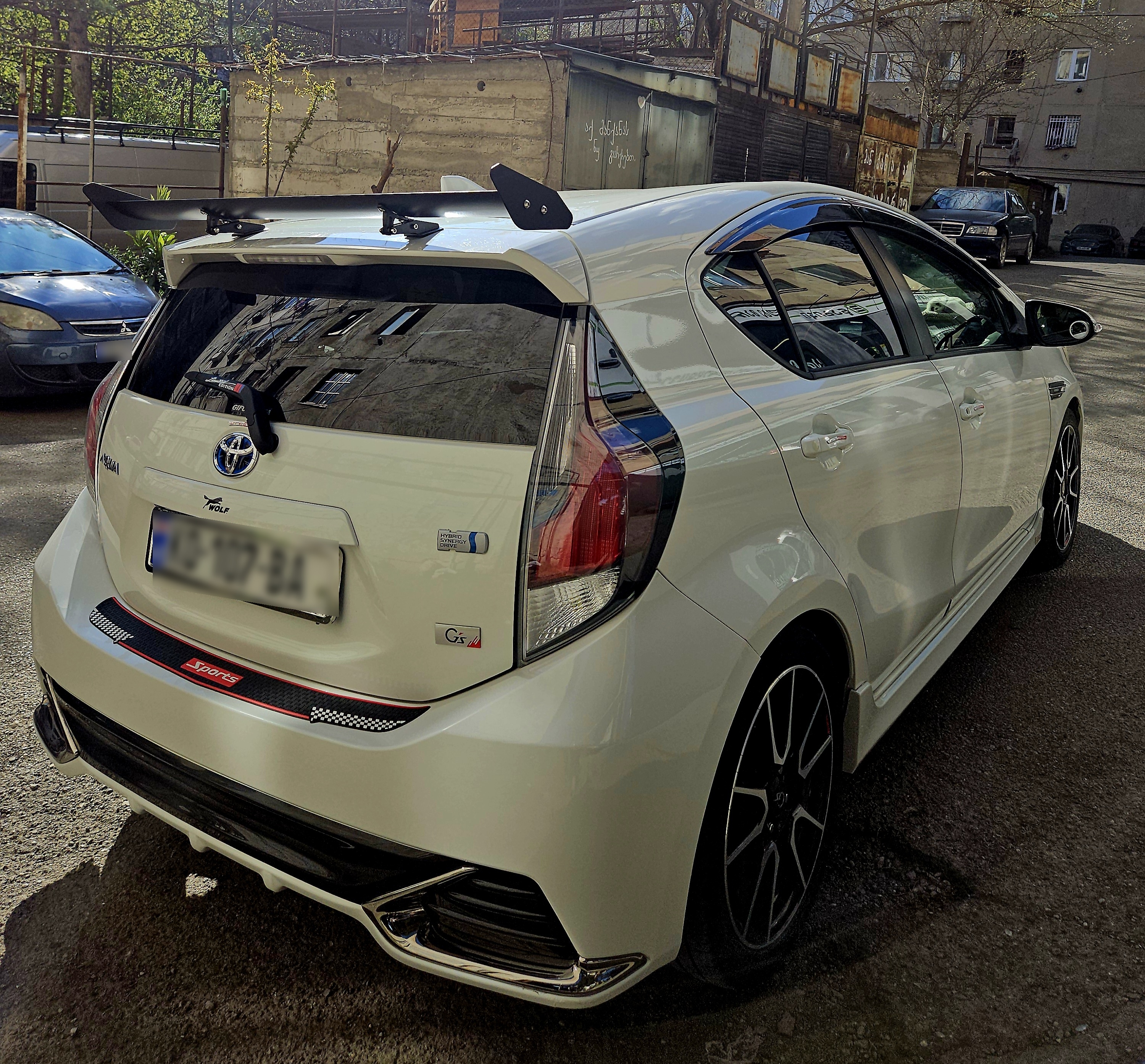 Toyota Aqua - фото 3