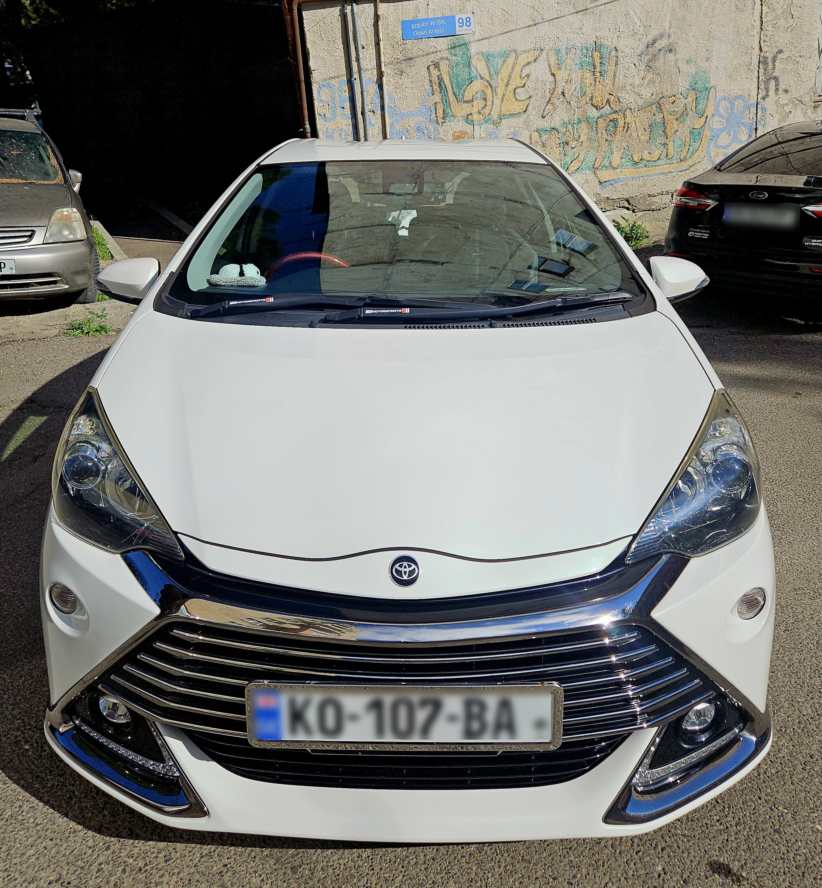 Toyota Aqua - фото 6