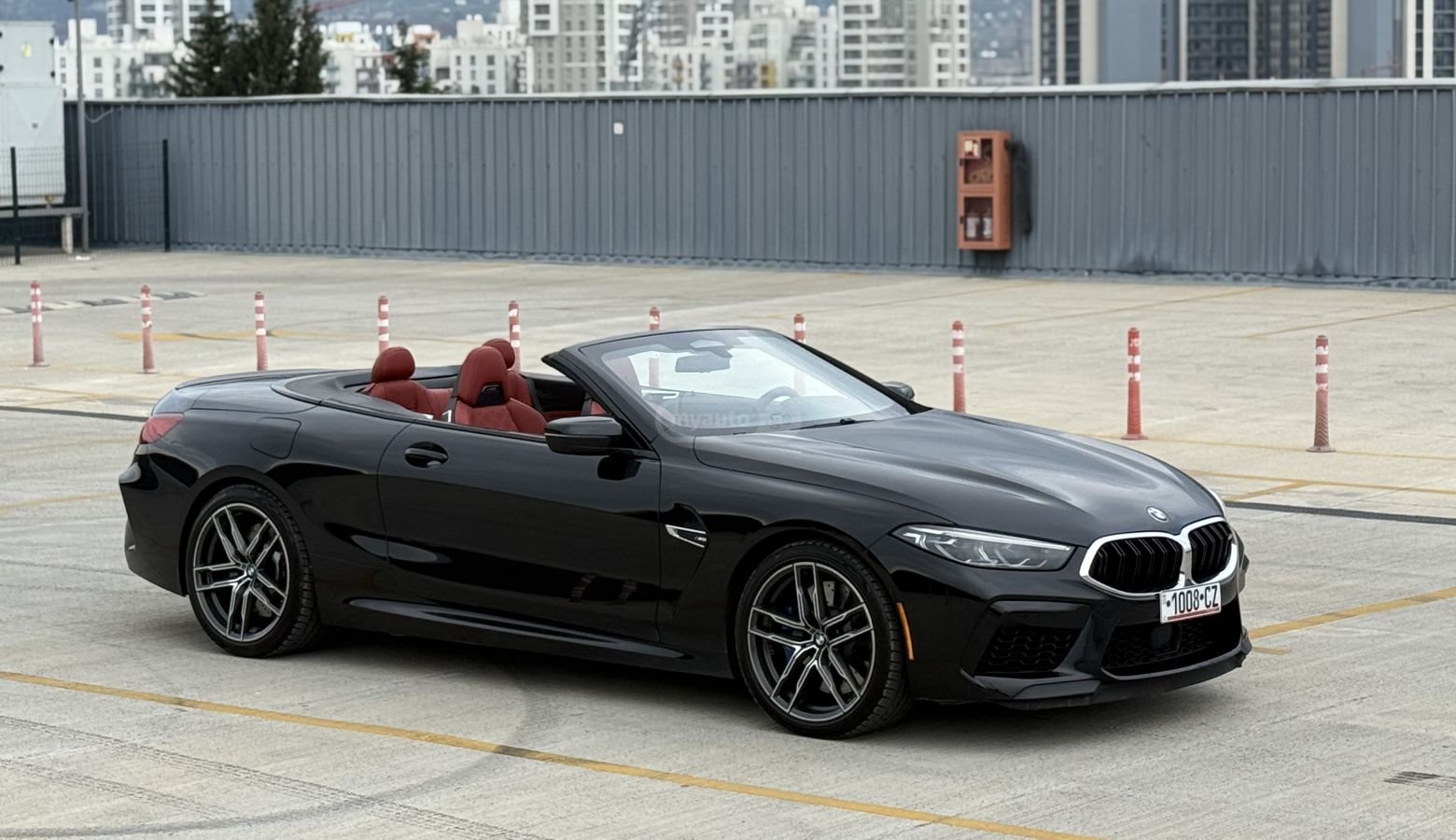BMW M8 - фото 1