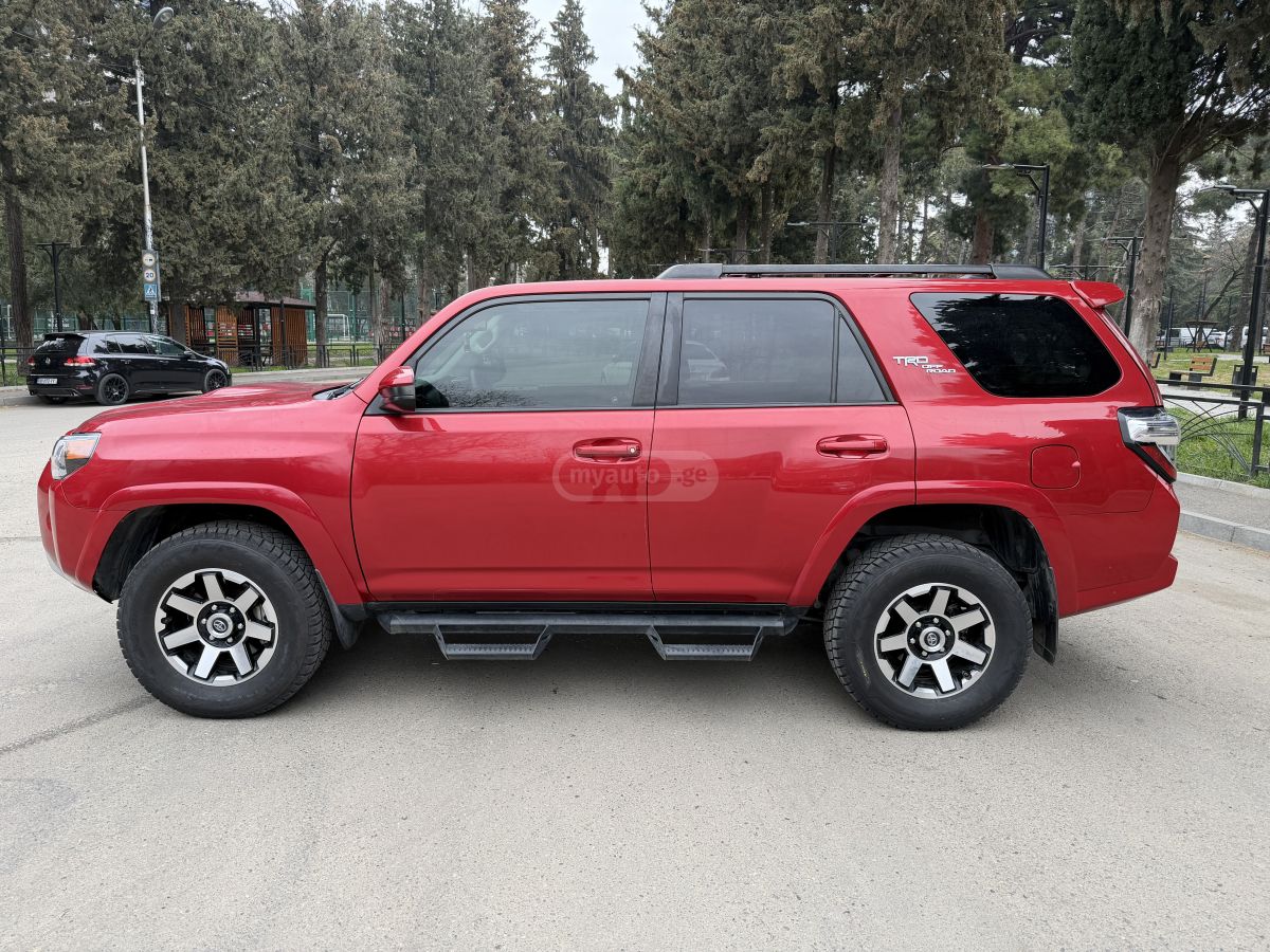 Toyota TRD Off Road 4dr 4x4 Automatic — миниатюра 8