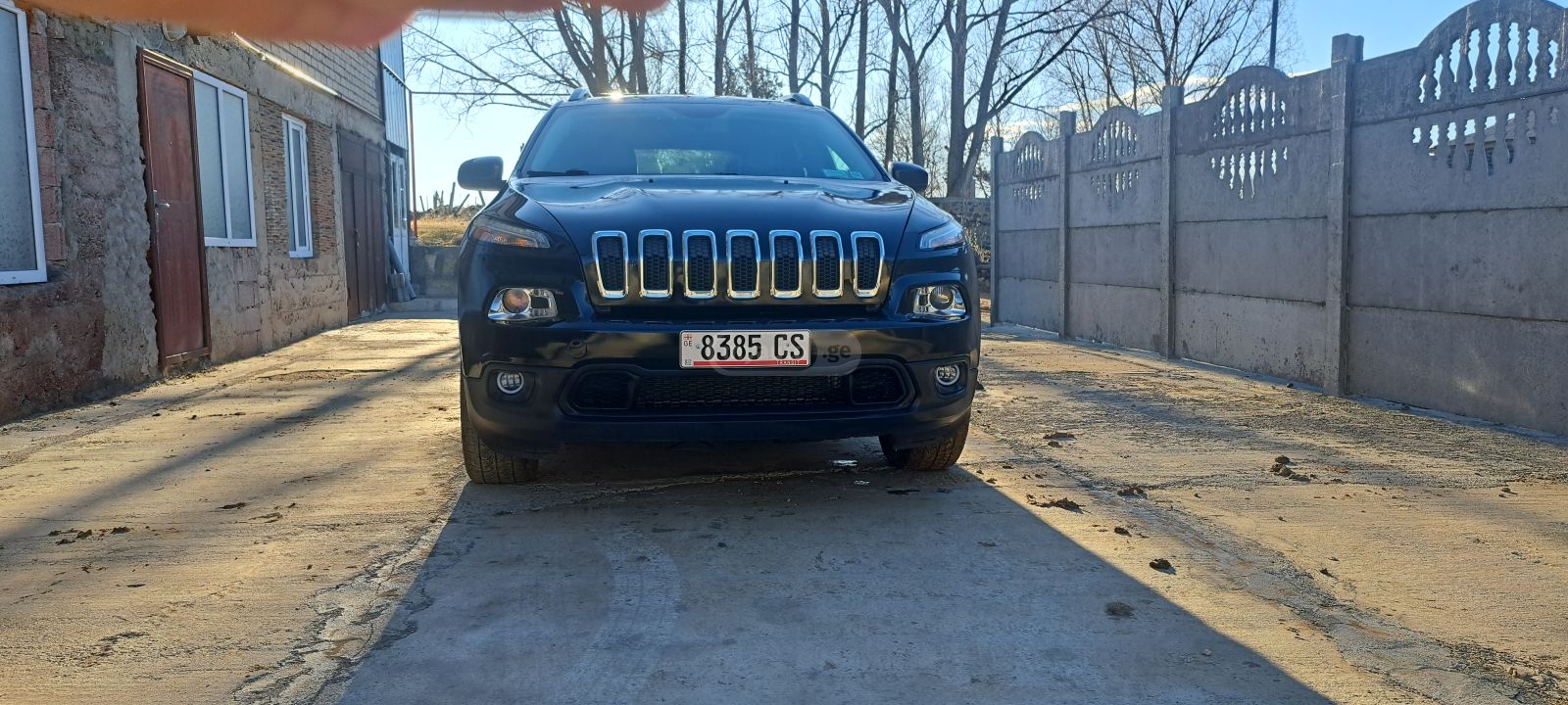 Jeep Cherokee - фото 1