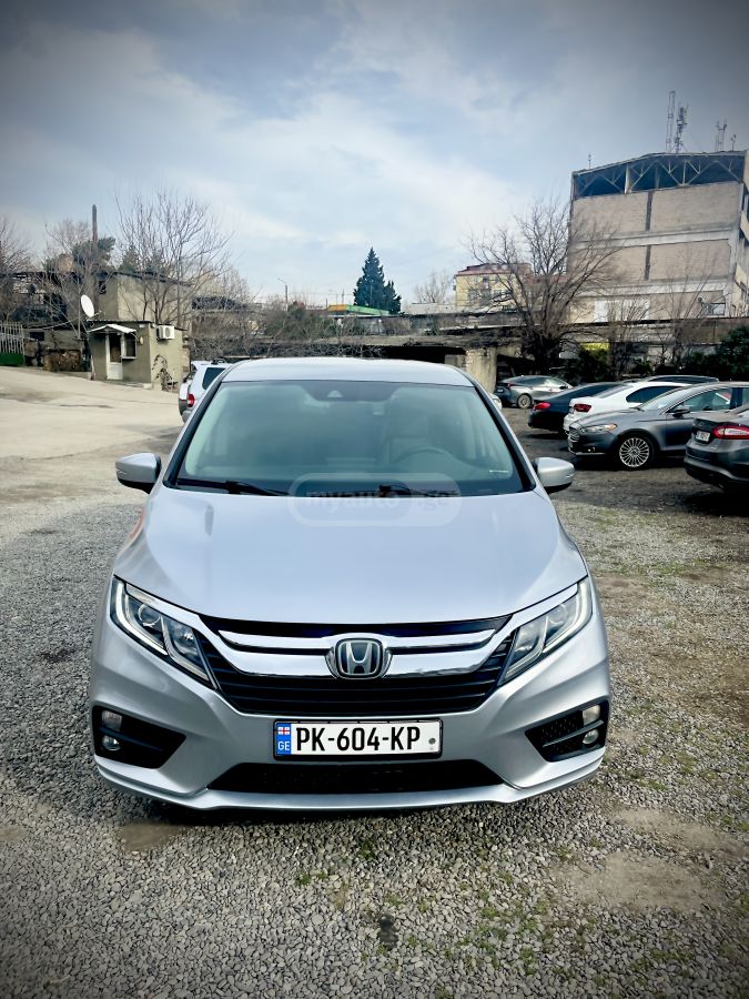 Honda Odyssey - фото 1