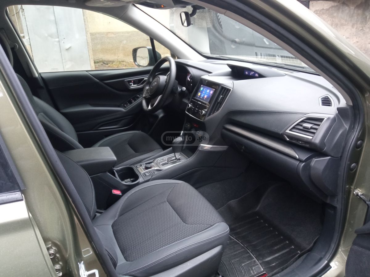 Subaru Premium 4dr All-Wheel Drive CV — миниатюра 10