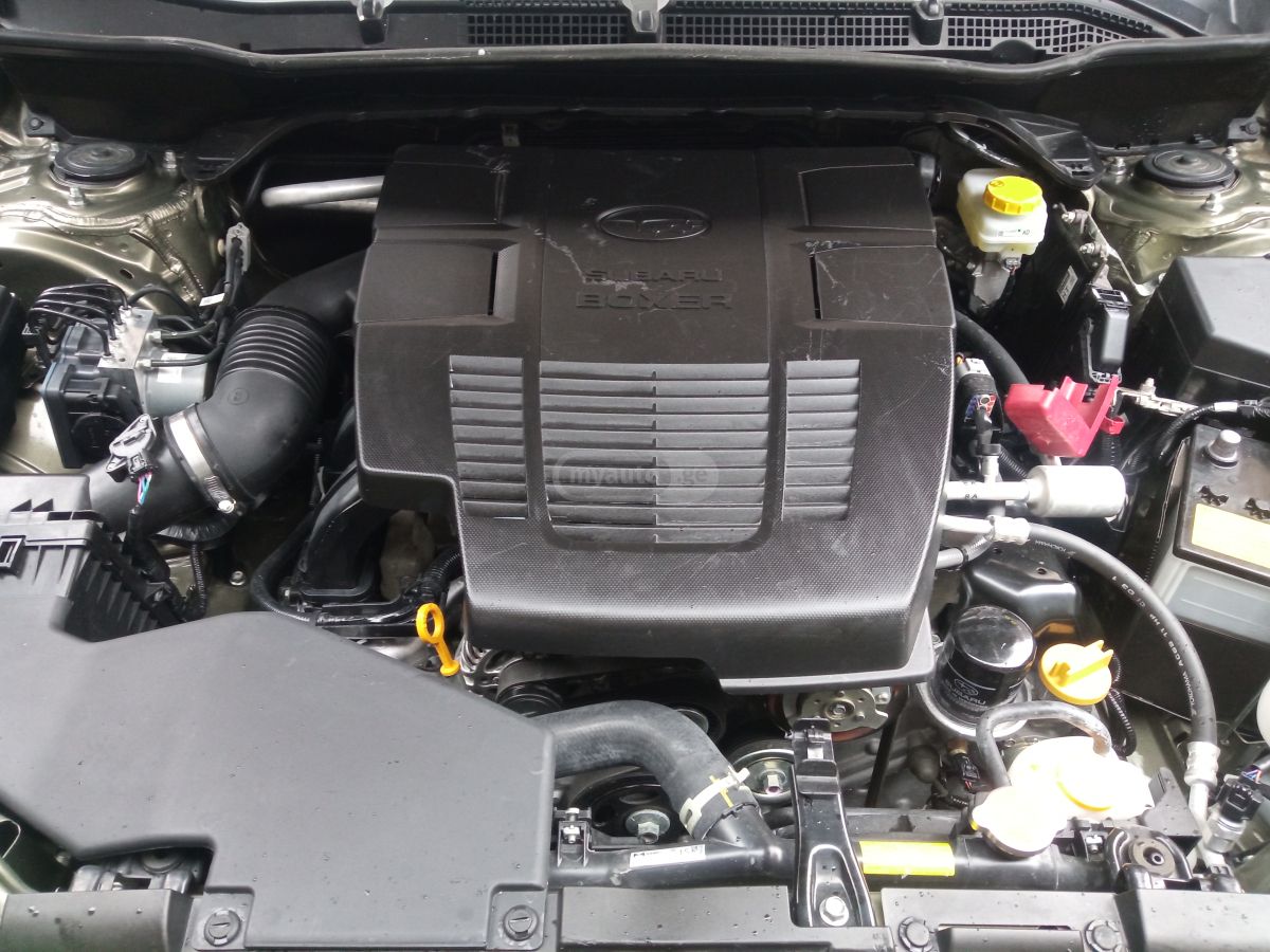 Subaru Premium 4dr All-Wheel Drive CV — миниатюра 14