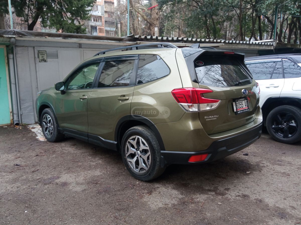 Subaru Premium 4dr All-Wheel Drive CV — миниатюра 6