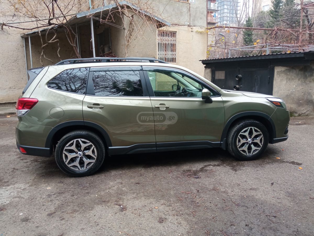 Subaru Premium 4dr All-Wheel Drive CV — миниатюра 9